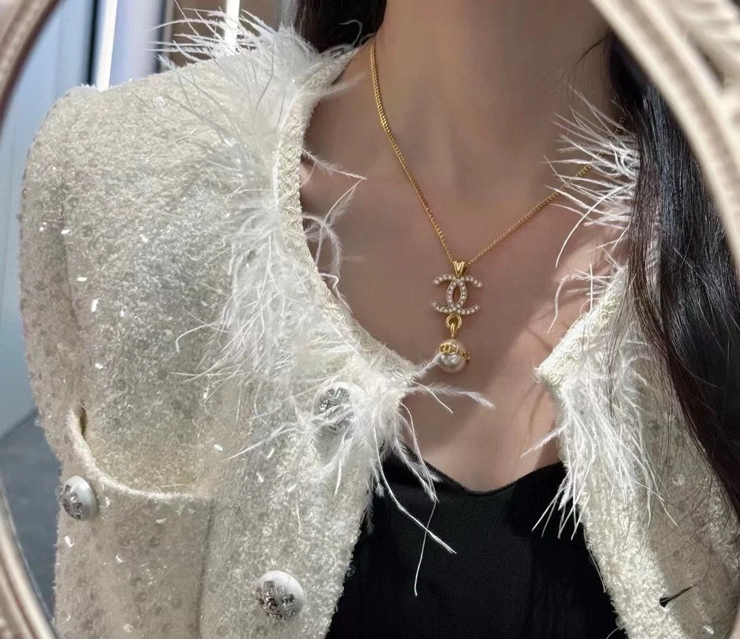 Chanel luxury necklace 8