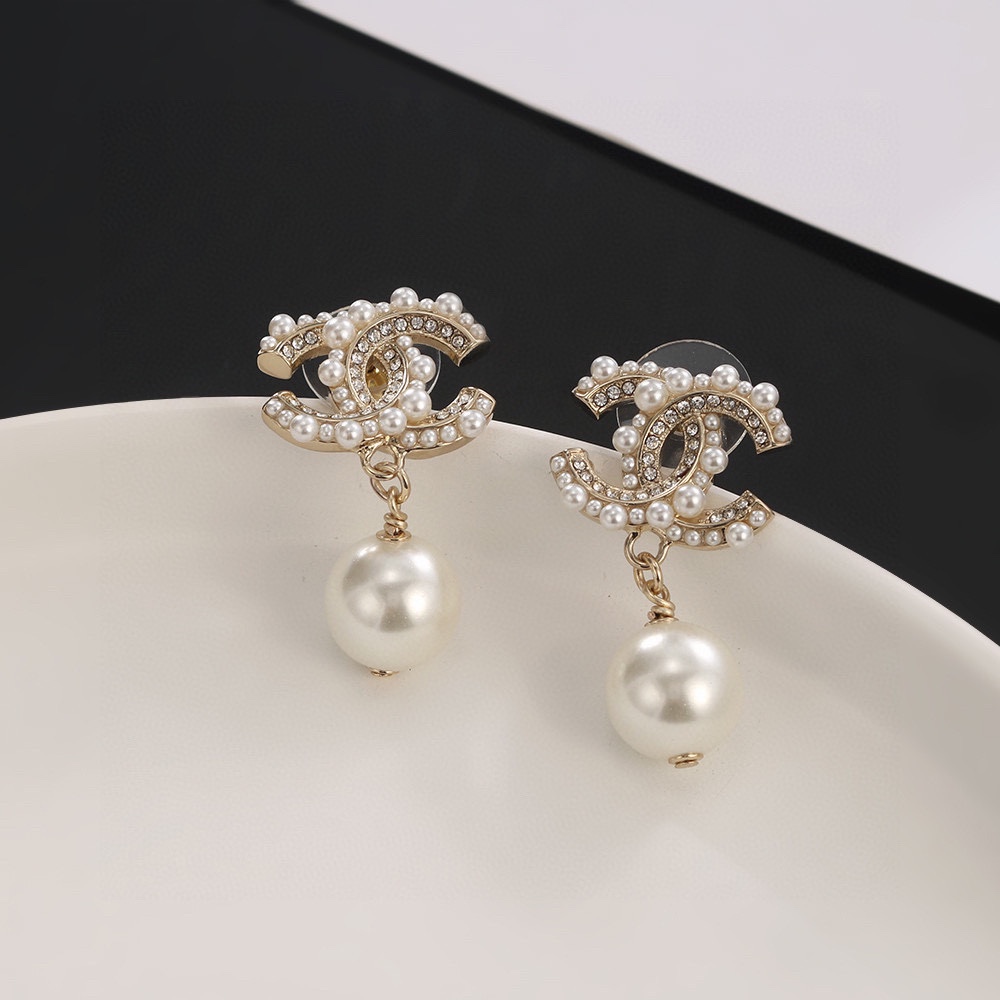 Chanel luxury earrings 3