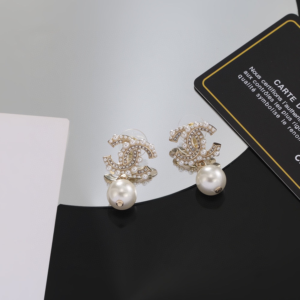 Chanel luxury earrings 2