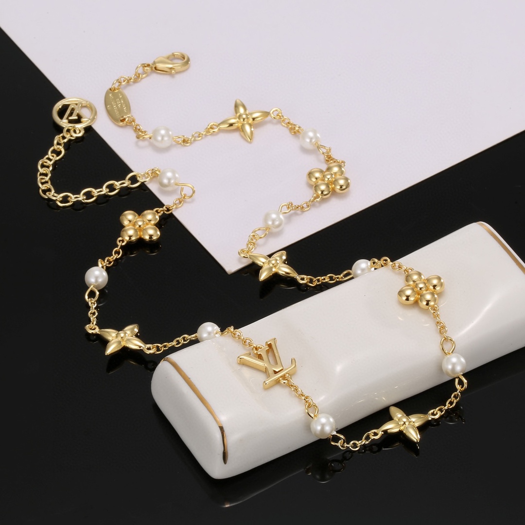 Louis Vuitton Jewelry Bracelet Brooch Necklaces & Pendants Polishing