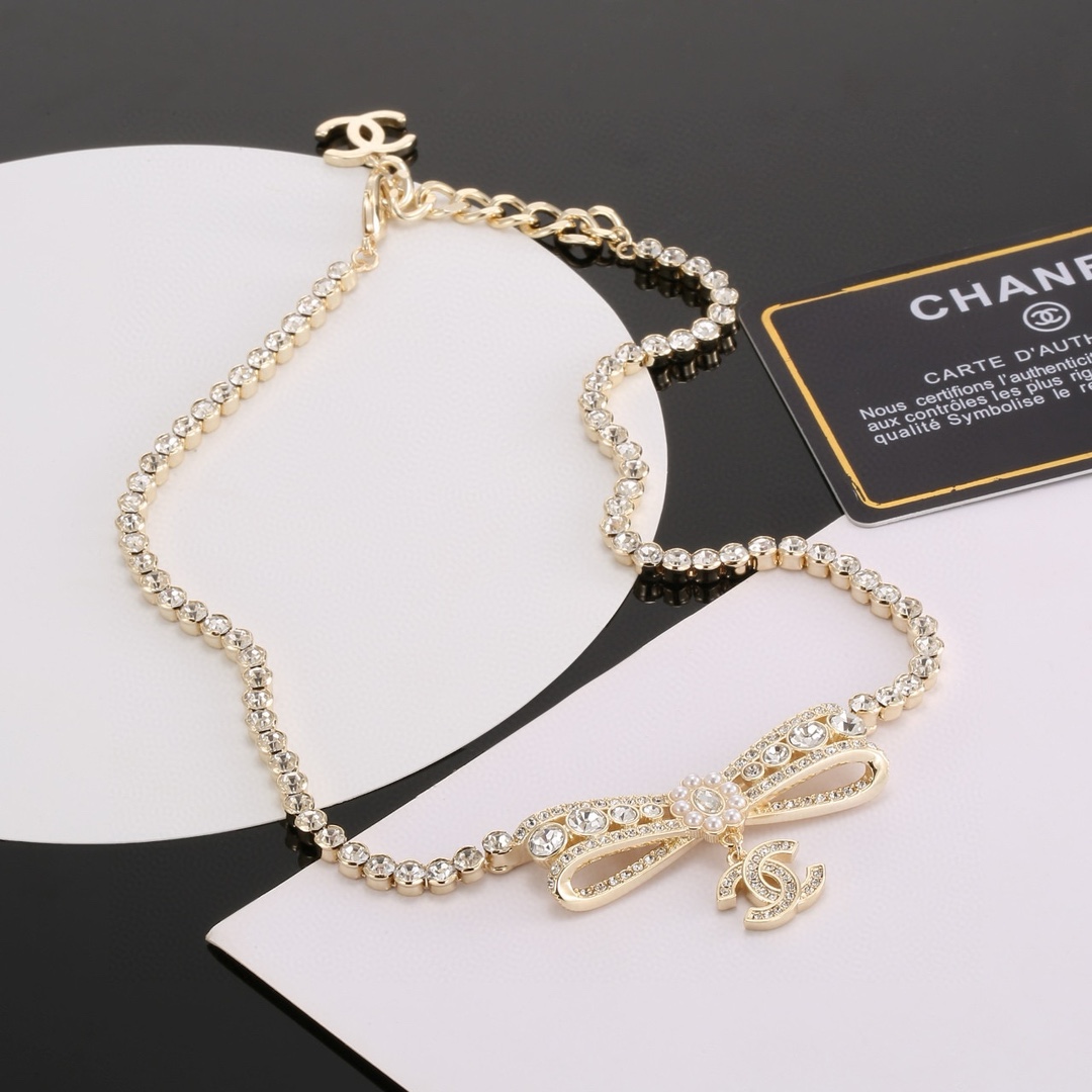 CC Pavé Crystal Bow Necklace - Comprehensive 2
