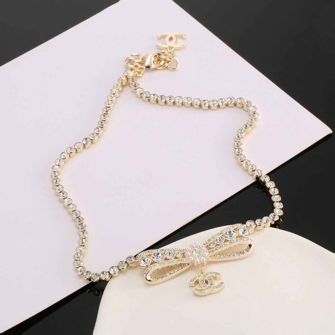 CC Pavé Crystal Bow Necklace - Comprehensive 5