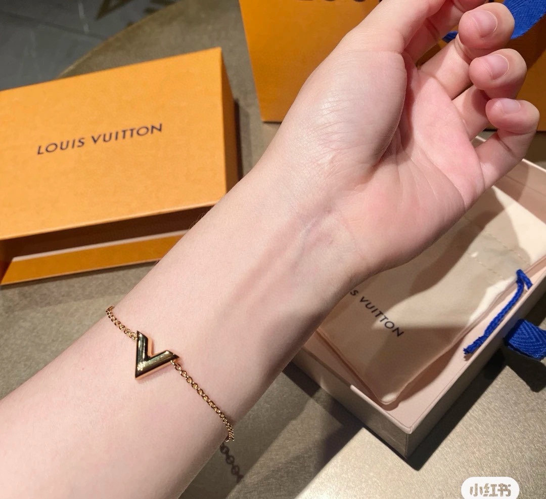 Louis Vuitton LV Letter Bracelet and Necklace - Comprehensive 8