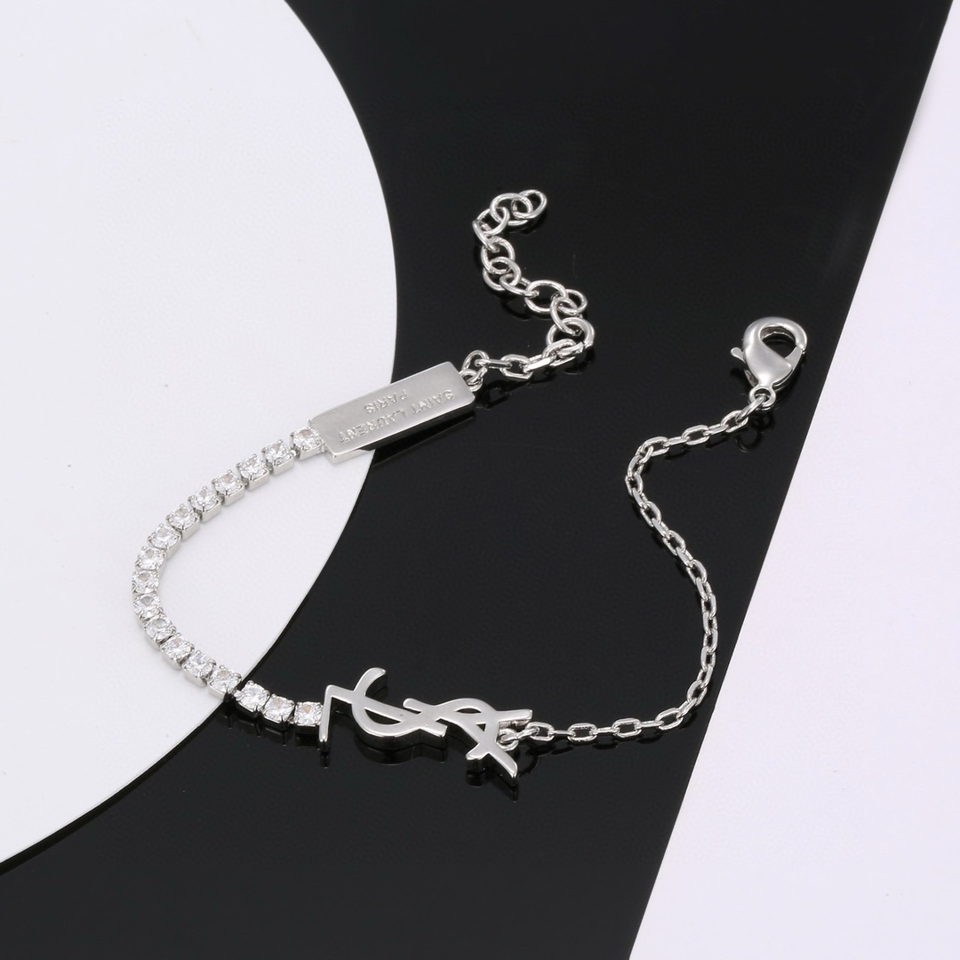 Title: YSL Saint-Lorland’s Bracelet by Yves Saint Laurent Summary: YSL’s elegant abstract design bracelet embodies luxury fashion with fine, fashionable, and novel French style since - 图片 4