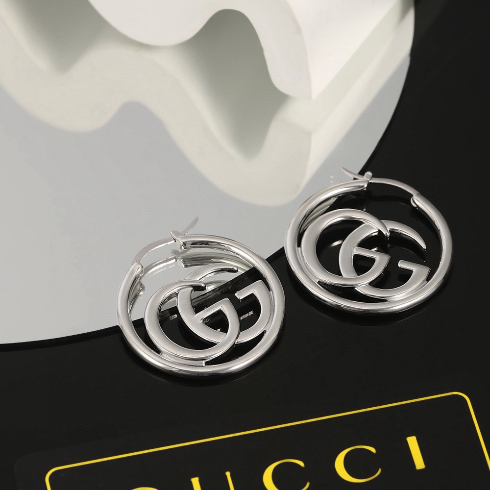 Gucci 古驰 耳环 打造 美到哭,因为是限量版,你根本无法在店内看到,一到真的bling 这一组简直不要太震撼不要太完美,赞呆了耳钉 5