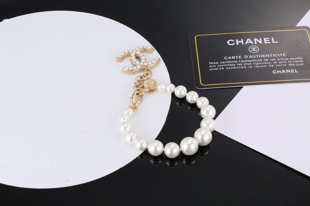 最新款Chanel 香奈儿双C珍珠手链非常好看 6