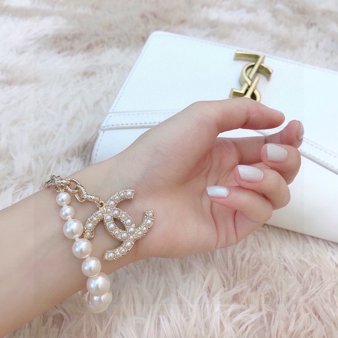 最新款Chanel 香奈儿双C珍珠手链非常好看 3
