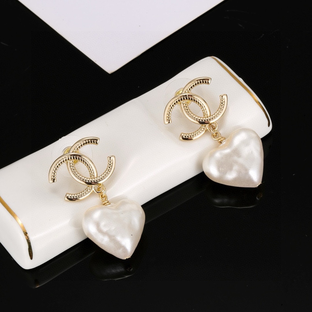 Chanel Jewelry Earring Gold Spring Collection