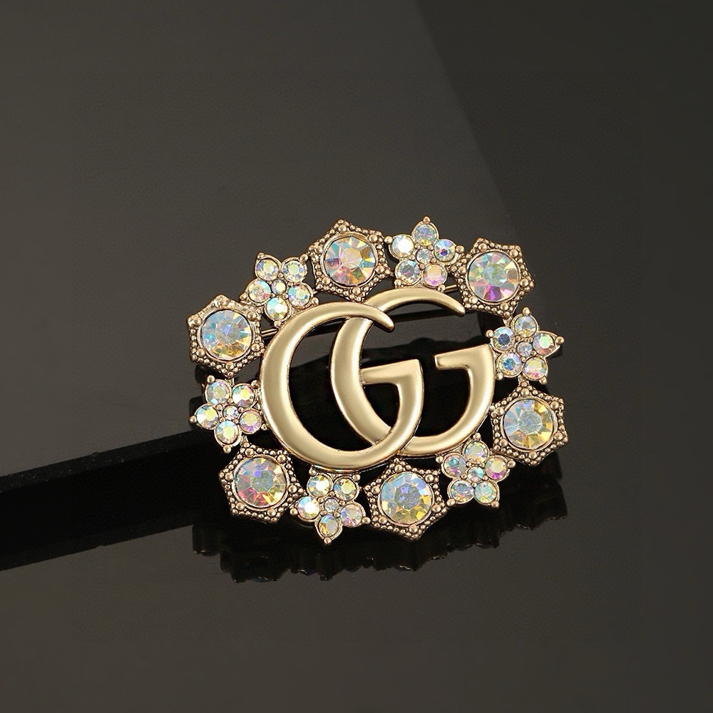 Gucci Double G Brooch: Elegant Design with Brand Signatures - 图片 6