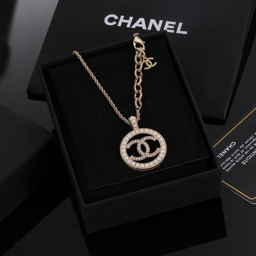 Chanel Jewelry Necklaces & Pendants Buy First Copy Replica
 Gold Set With Diamonds Chains