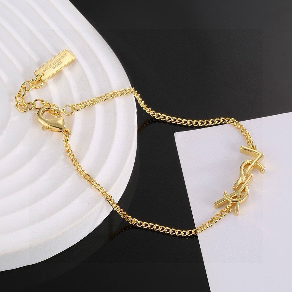“Elegant YSL Letter Lock Bracelet: Simple Yet Luxurious Design for a Stylish Look” - 图片 5