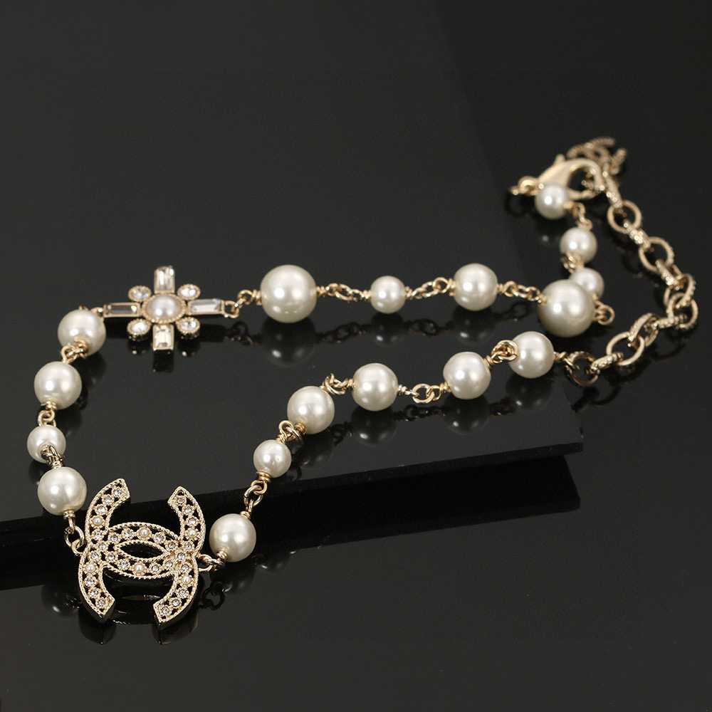 Chanel Pearl Necklace with Double C Logo,Adjustable Length, Gold Finish 5 i1740757798149 2889 0 3