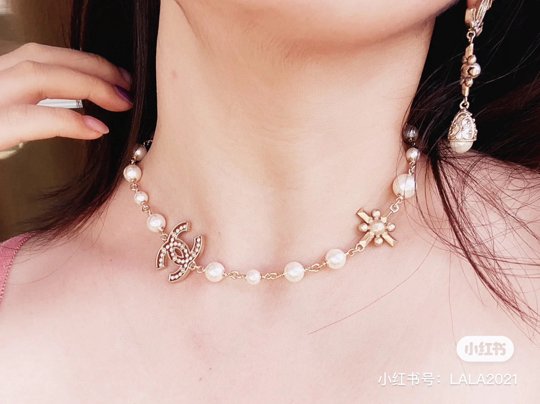 Chanel Pearl Necklace with Double C Logo,Adjustable Length, Gold Finish 6 i1740757798921 1807 0 4