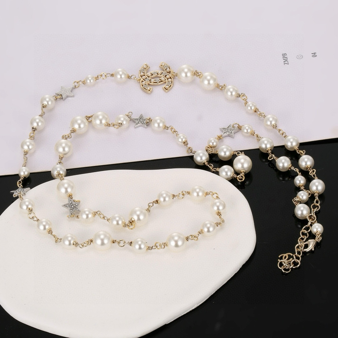 秋冬毛衣链👼Chanel 毛衣链 可重叠配戴 小香 大小珍珠链 【原单狠货】进出专柜无压力，代购级别 c