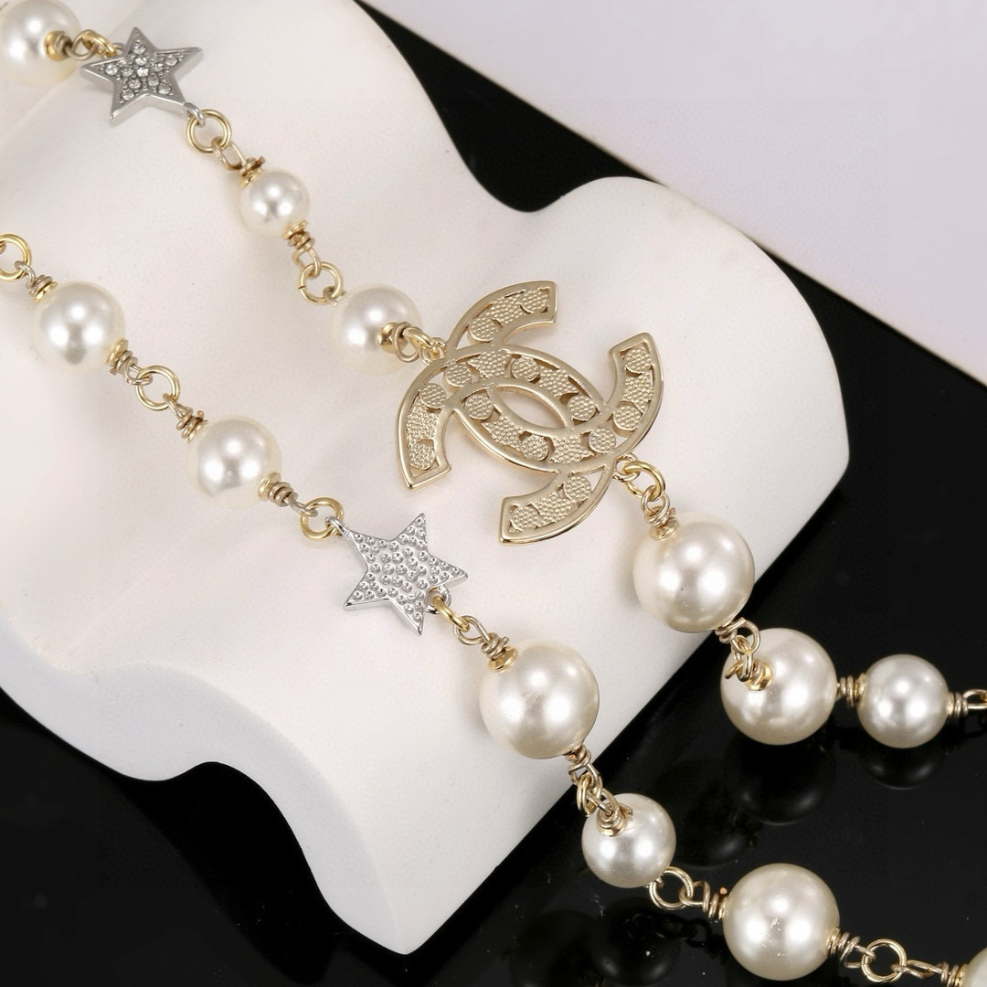 秋冬毛衣链👼Chanel 毛衣链 可重叠配戴 小香 大小珍珠链 【原单狠货】进出专柜无压力，代购级别 c