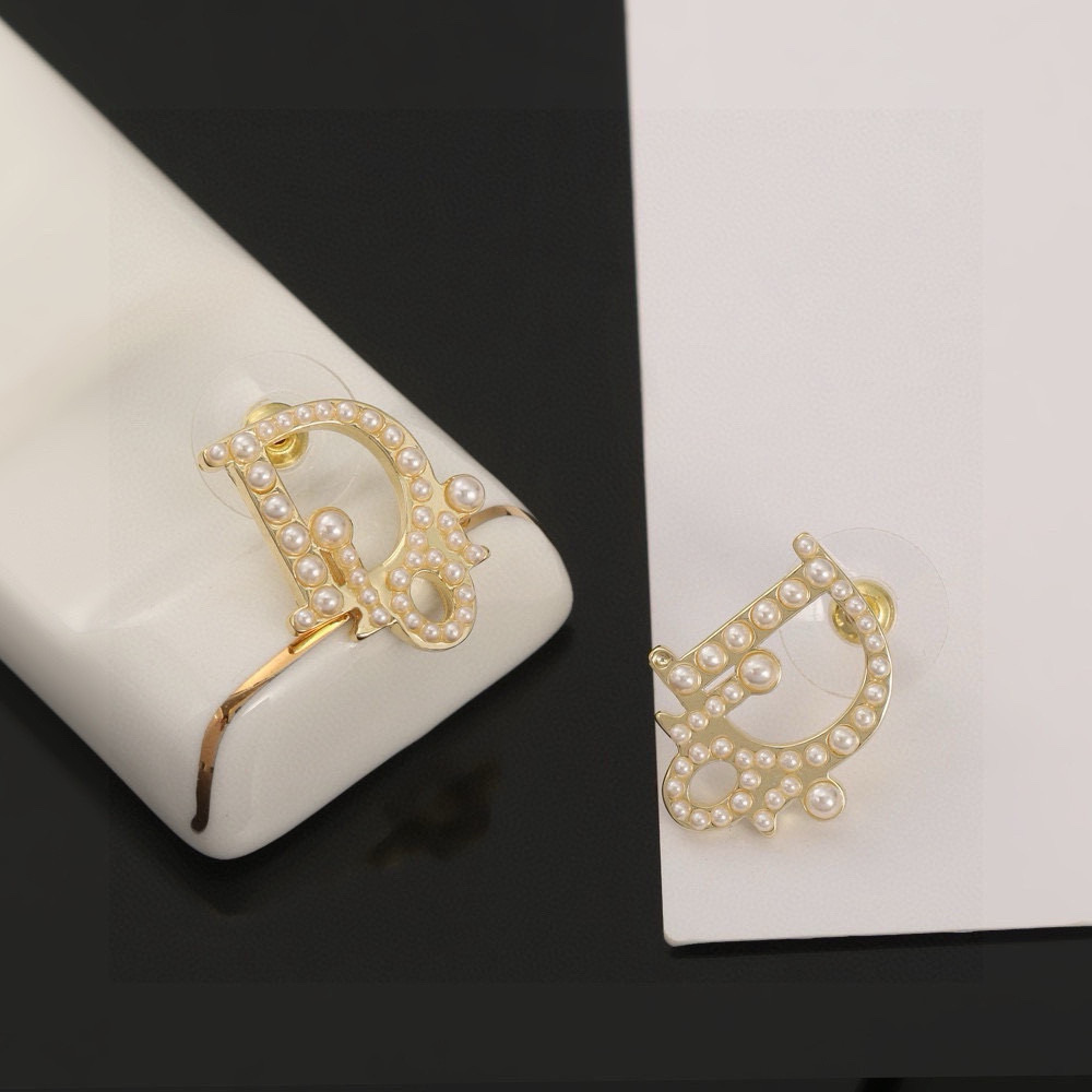 Dior CD Pearl Earrings - Iconic Design, Exquisite Craftsmanship, Gold Finish 5 i1743145405940 4472 0 3