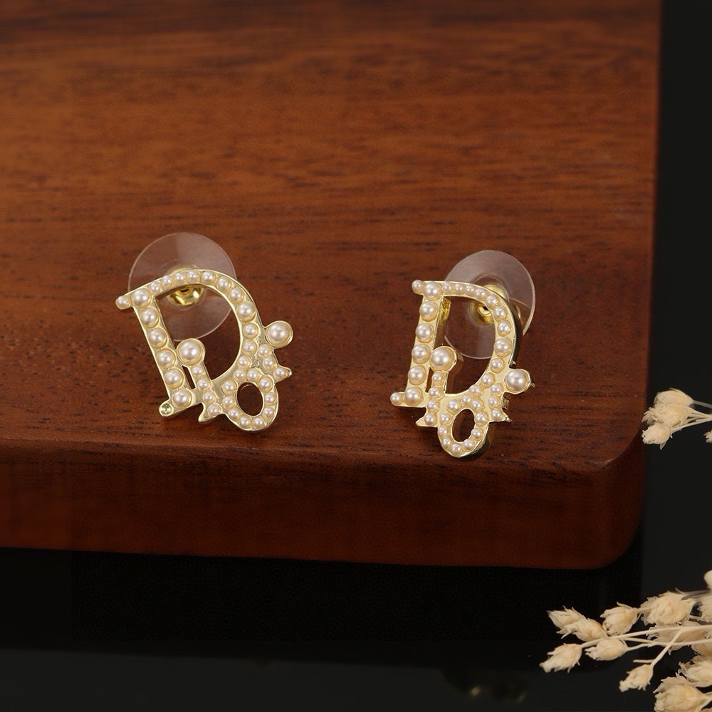 Dior CD Pearl Earrings - Iconic Design, Exquisite Craftsmanship, Gold Finish 3 i1743145405941 1355 0 1