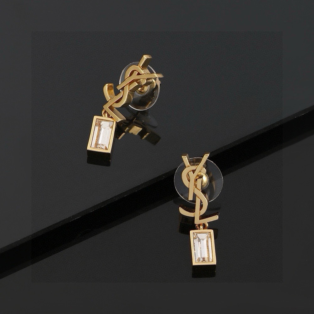  YSL 圣罗兰 耳钉原装黄铜材质 Yves Saint Laurent 创立于1961年 优雅抽象大胆