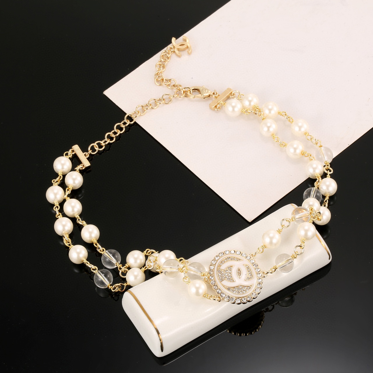  CHANEL 小香珍珠项链，高端品质，专柜同材质，做工精致细腻，重工版本，多层链条设计，简约大方温文尔
