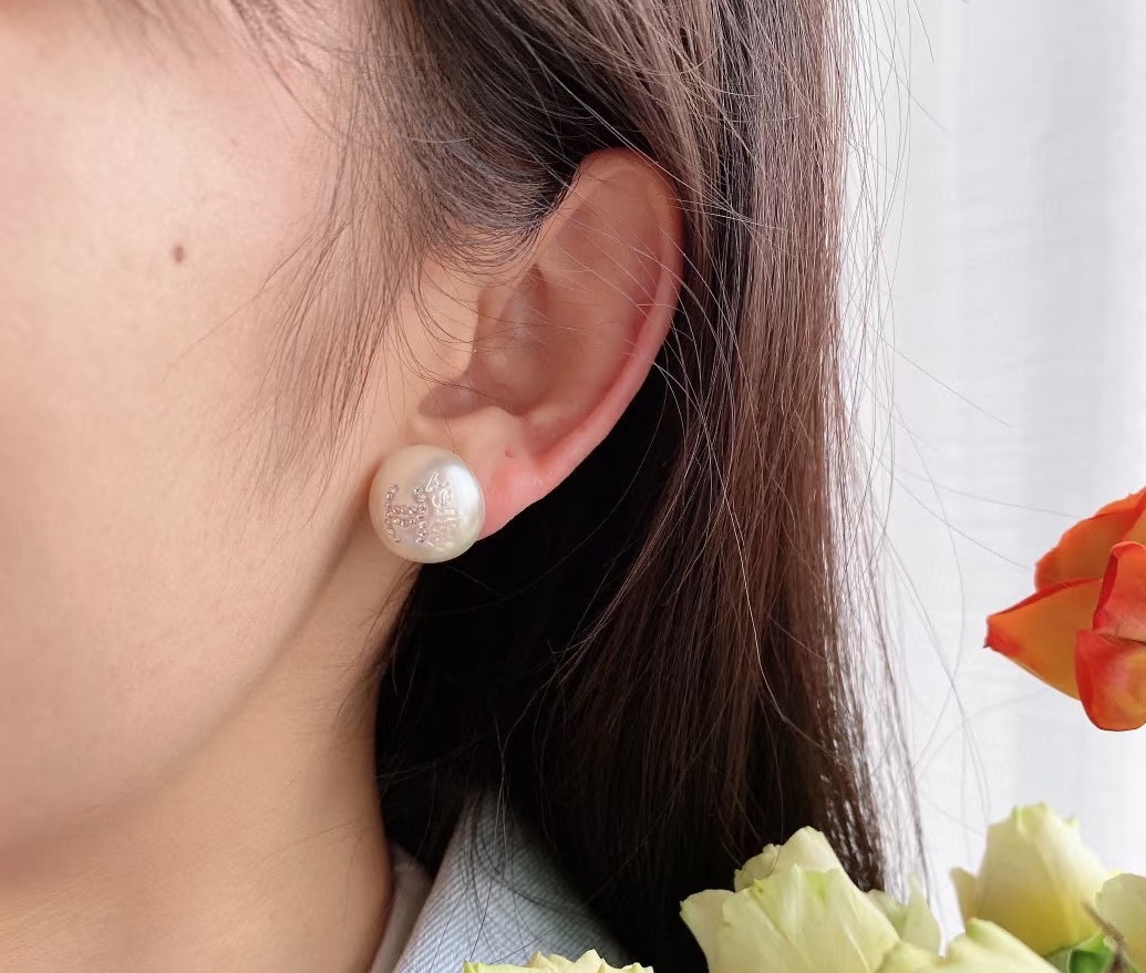 🆕 Ch@nel 小香 双C珍珠经典 浪漫💕✨造型多别样致、灵动吸睛、logo辨识度高！简大约气的设计 