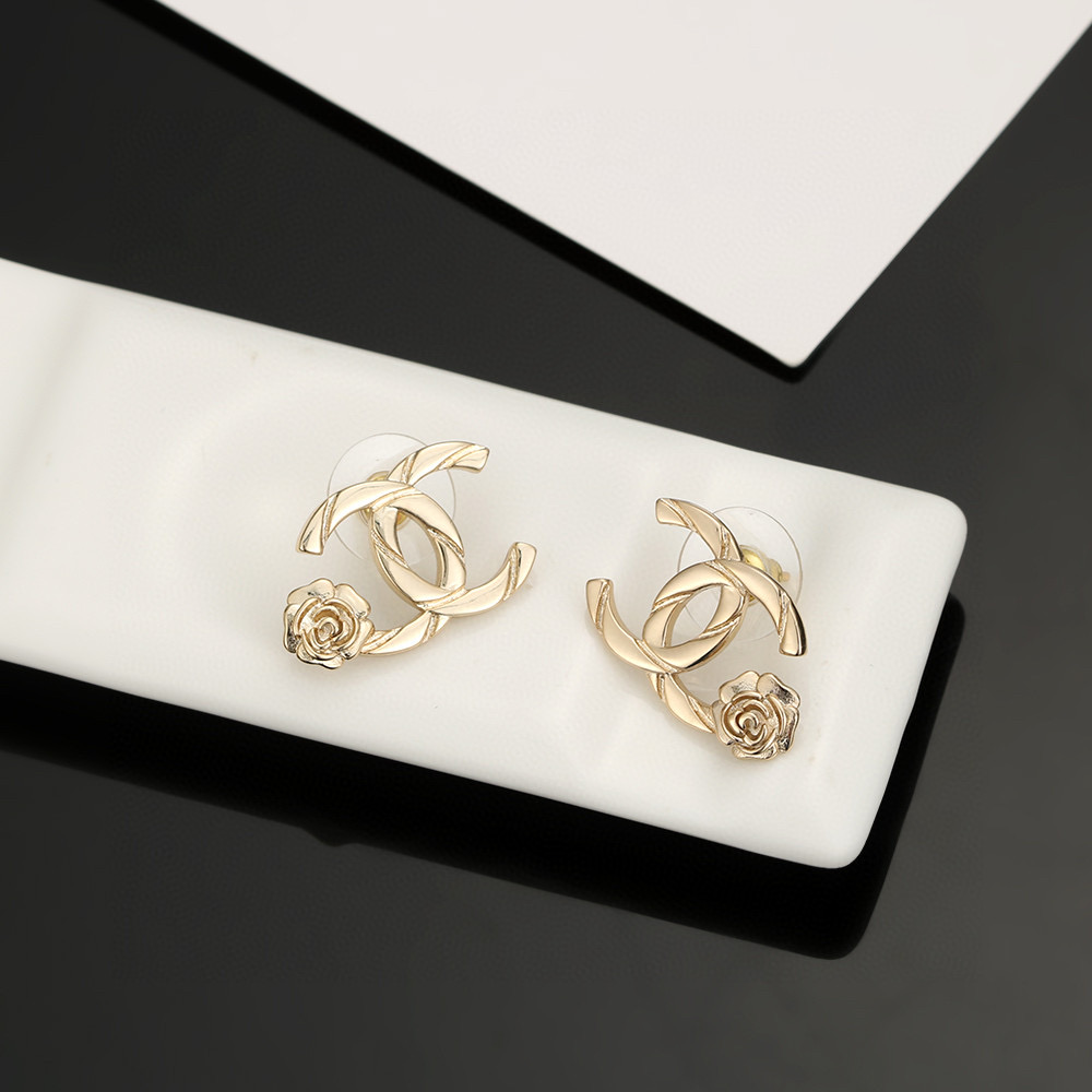  chanel 小香 经典 CC 精致 耳钉 耳环   高端定制 纯银针 原单品质 一比一工艺 缀以品 