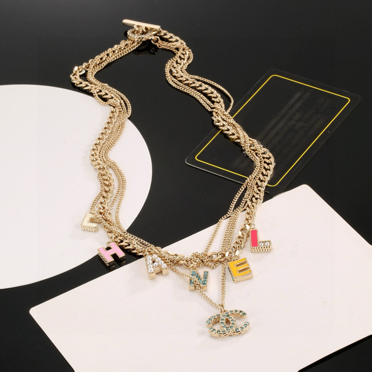  CHANEL 小香项链，高端品质，专柜同材质，做工精致细腻，重工版本，多层链条设计，简约大方温文尔雅，