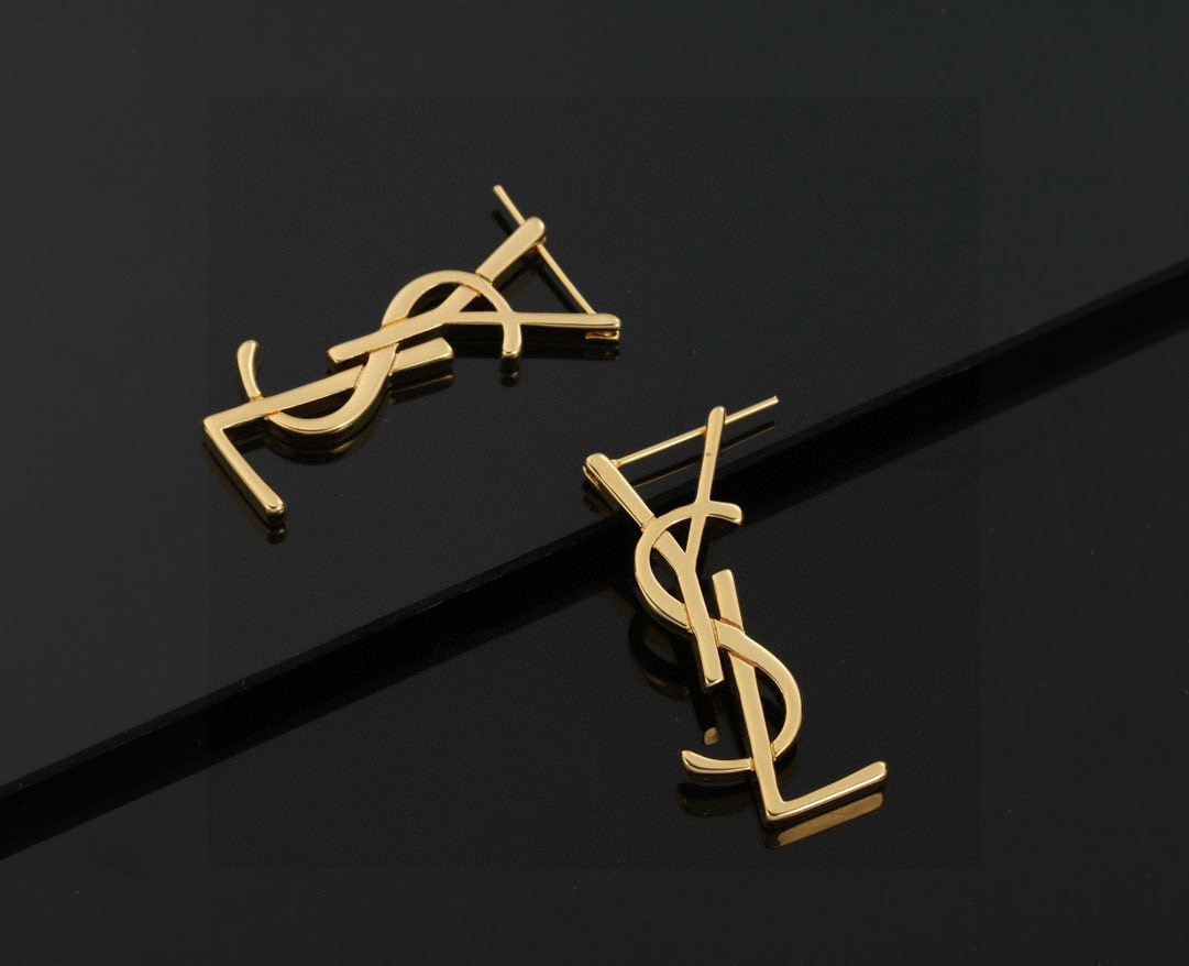  YSL 圣罗兰 耳钉原装黄铜材质 Yves Saint Laurent 创立于1961年 优雅抽象大胆