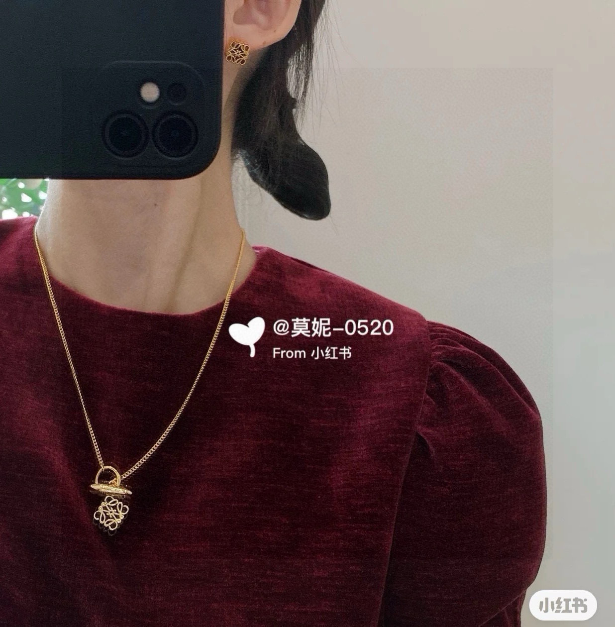  爆款罗意威的设计真的很厉害，非常的艺术！它的logo就是最美的艺术！🎨 线条花罗意威项链！细节处理的非