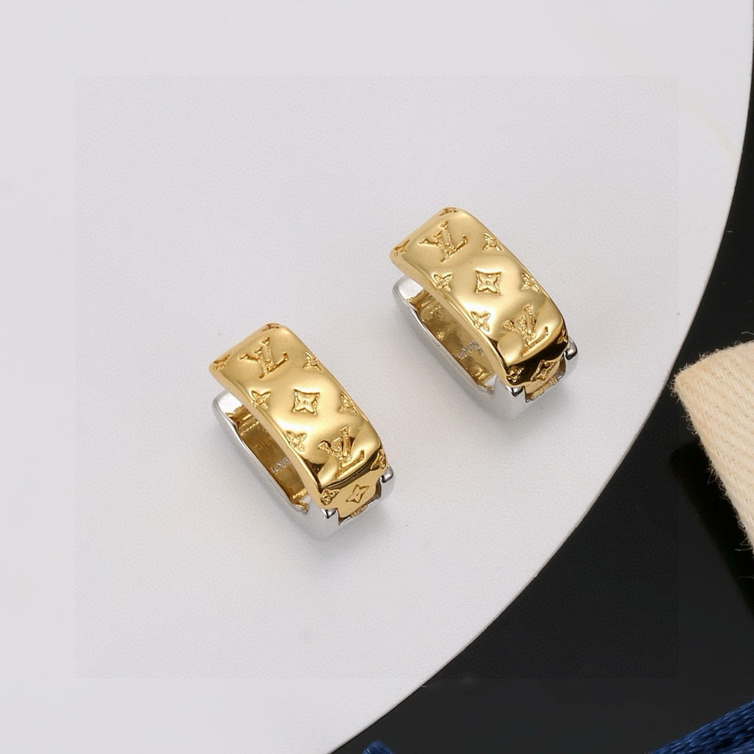  路易威登耳钉  秉承精湛匠艺，以锻造耀目 LV Twig  抛光色泽成就经典 LV 字母的自然化身，流
