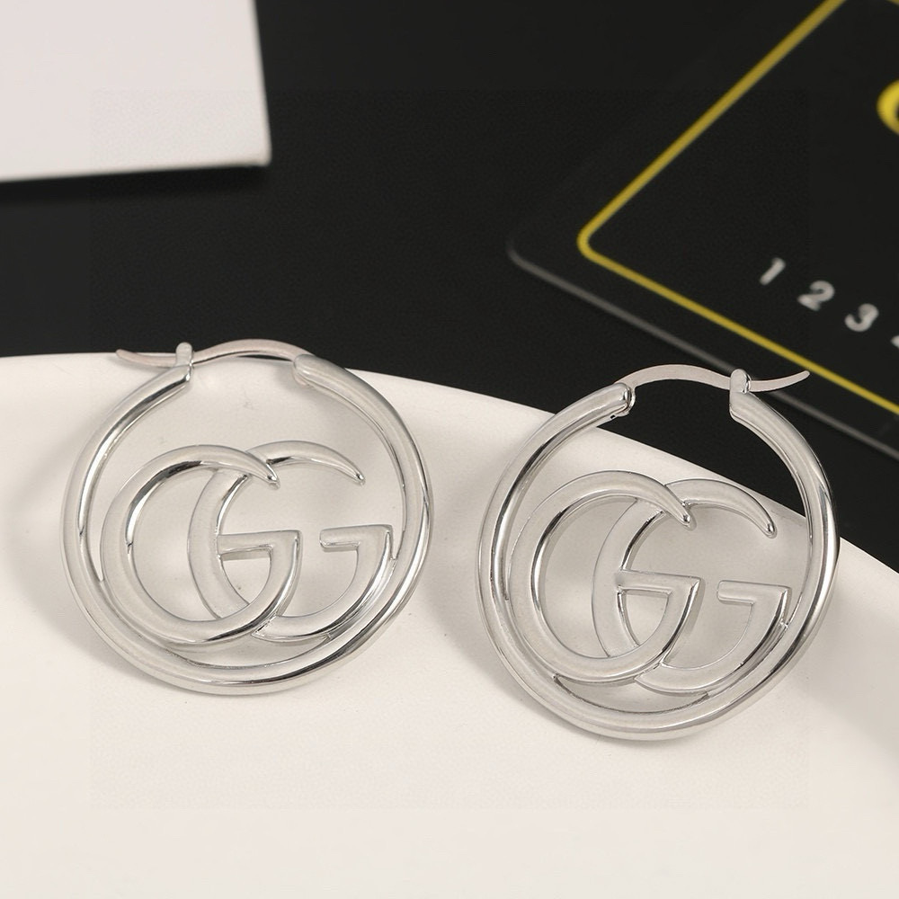  Gucci 古驰 耳环 高端 打造 美到哭，因为是限量版，你根本无法在店内看到现货，现货一到真的bli
