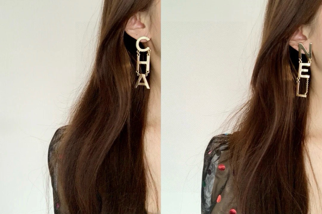 chanel 小香 经典 字母精致 耳钉 耳环   高端定制 纯银针 原单品质 一比一工艺 缀以品 牌字
