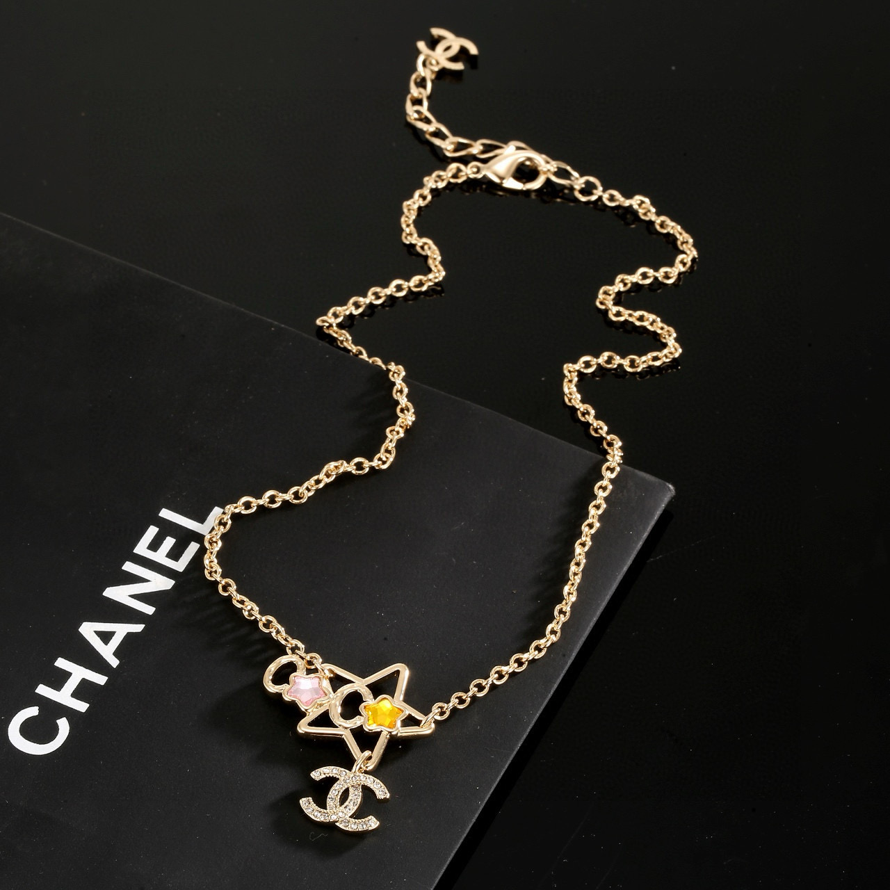  CHANEL 香奈儿星星项链，高端品质，专柜同材质，做工精致细腻，重工版本，简约大方温文尔雅，特别温柔