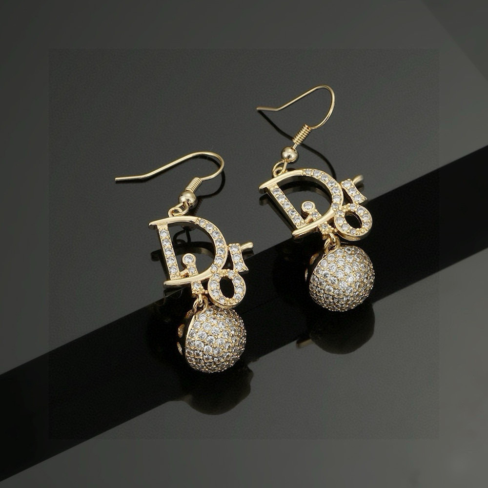 Elegantes Pendientes Dior con Iniciales CD y Diseño de Esfera Brillante 5 i1753027040314 4208 0 3