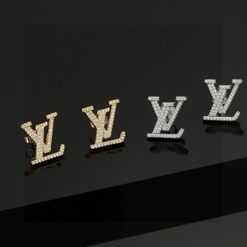 【精工版本】 路易威登耳钉秉承精湛匠艺，以锻造耀目 LV Twig  抛光色泽成就经典 LV 字母的自然