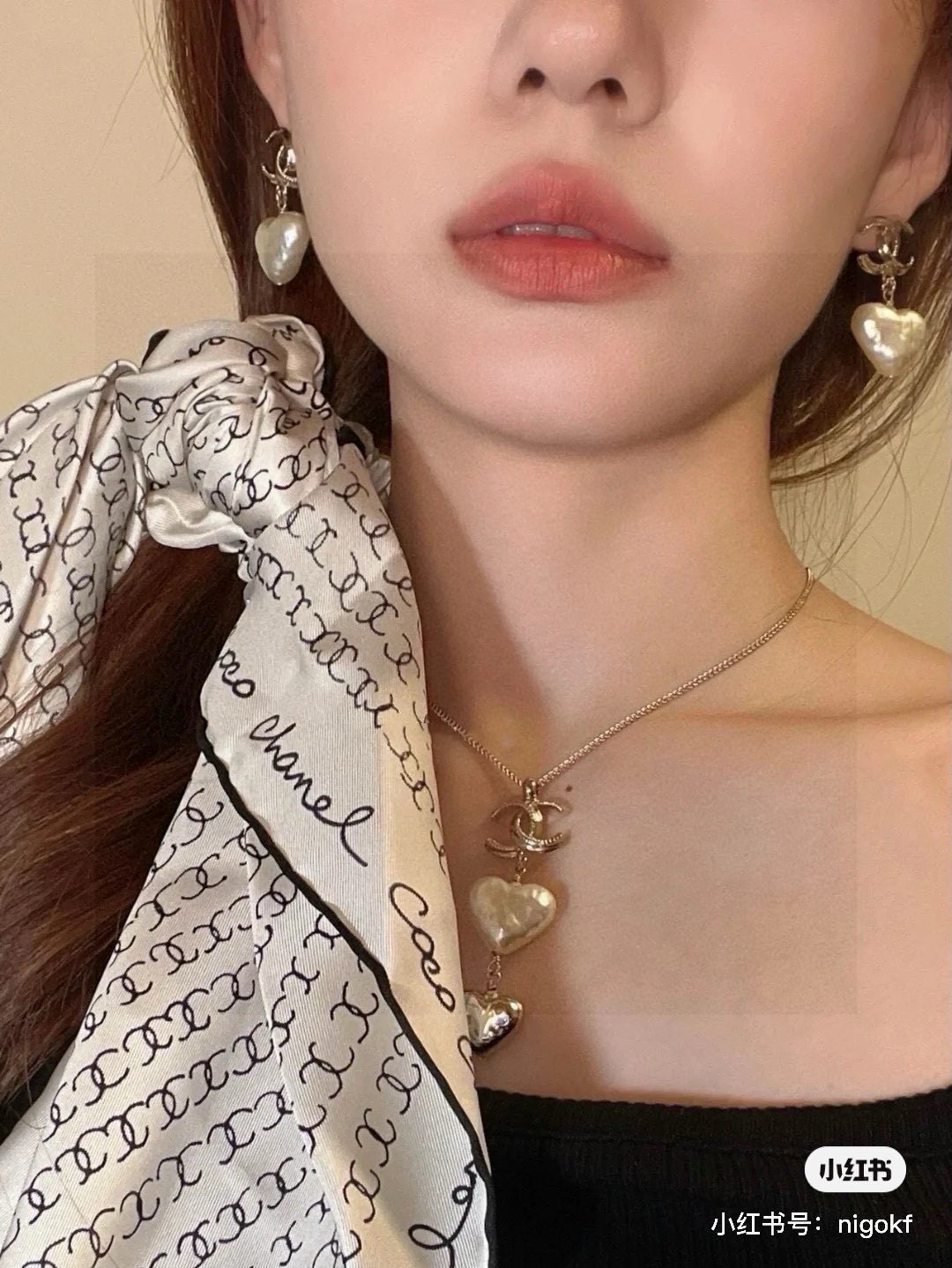  香奈儿浅金色心桃耳环 紧追潮流早春耳钉🌟🌟 不管你是圆脸还是长脸拆下自己配系有意想不到的惊喜，修饰脸型