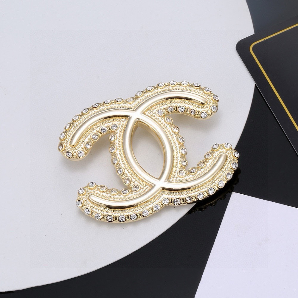  小香 Chanel 火爆  胸针 最高代购级别   最具味道的满钻胸针brooch     实物赞爆了