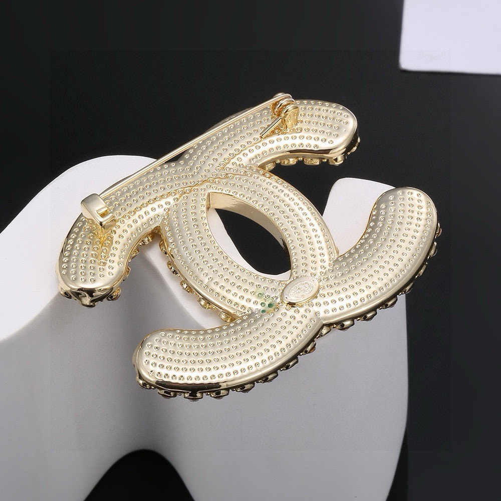  小香 Chanel 火爆  胸针 最高代购级别   最具味道的满钻胸针brooch     实物赞爆了