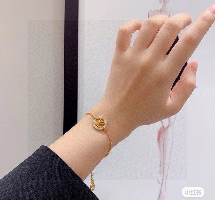 【精工版本】手链45项链 ，路易威登手链 项链秉承精湛匠艺，以锻造耀目 LV Twig  抛光色泽成就经