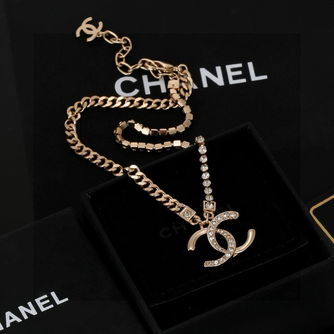 👑项链Chanel 小香 双c项链 代购级别 一比一打造 ❗️除了惊艳还是惊艳，巨美巨好看，巨巨重工，巨