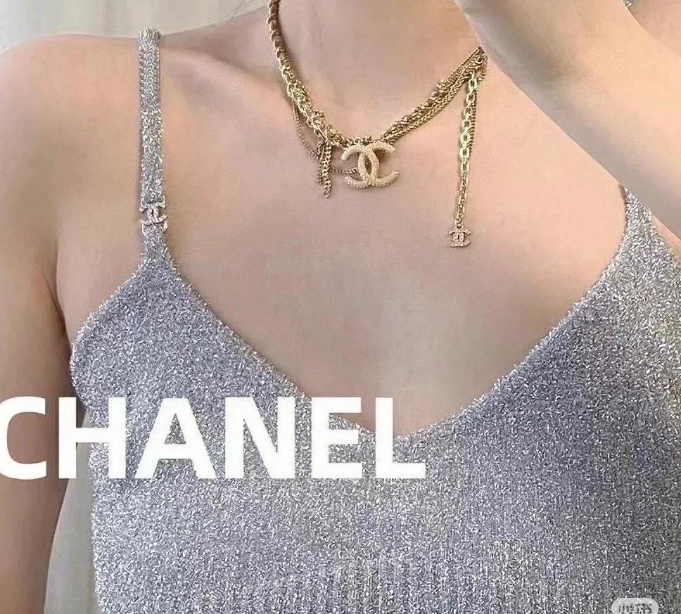  CHANEL 小香项链，高端品质，专柜同材质，做工精致细腻，重工版本，多层链条设计，简约大方温文尔雅，