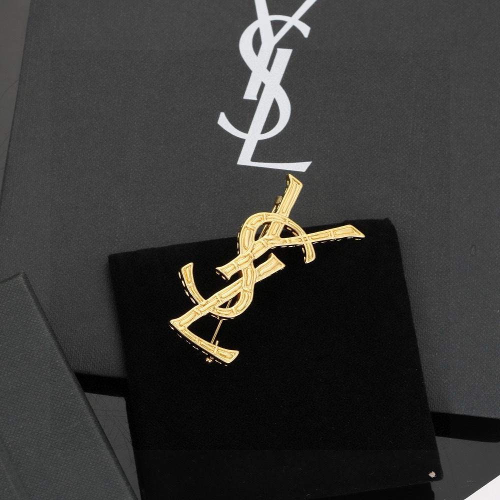  YSL 圣罗兰 胸针原装黄铜材质 Yves Saint Laurent 创立于1961年 优雅抽象大胆