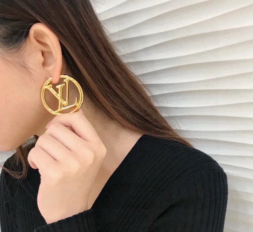 【精工版本】路易威登耳钉 字母耳钉  秉承精湛匠艺，以锻造耀目 LV Twig  抛光色泽成就经典 LV