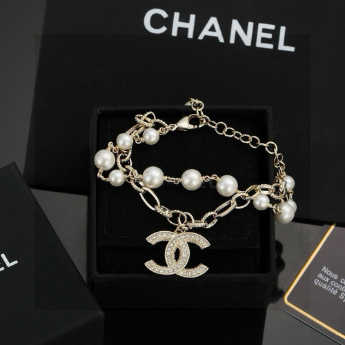 Chanel Classic Double Layer Pearl Bracelet with CC logo - Timeless Elegance 1 Chanel Classic Double Layer Pearl Bracelet with CC logo - Timeless Elegance