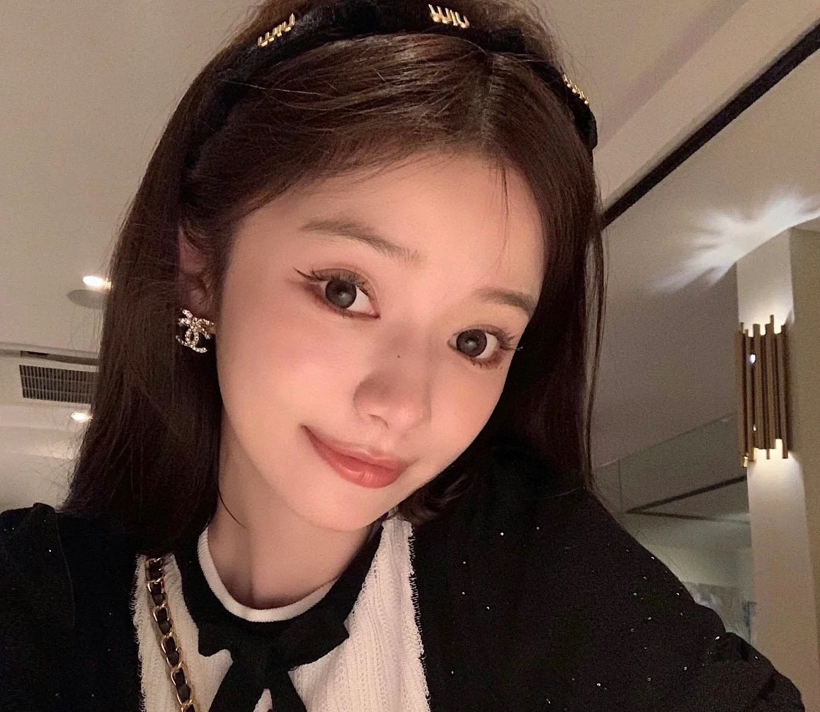  香奈儿蝴蝶结耳钉💎💎一大波品牌新款耳钉到货！！奢华气质风b 大气美丽❤❤ 大牌Chanel香奈儿风永远