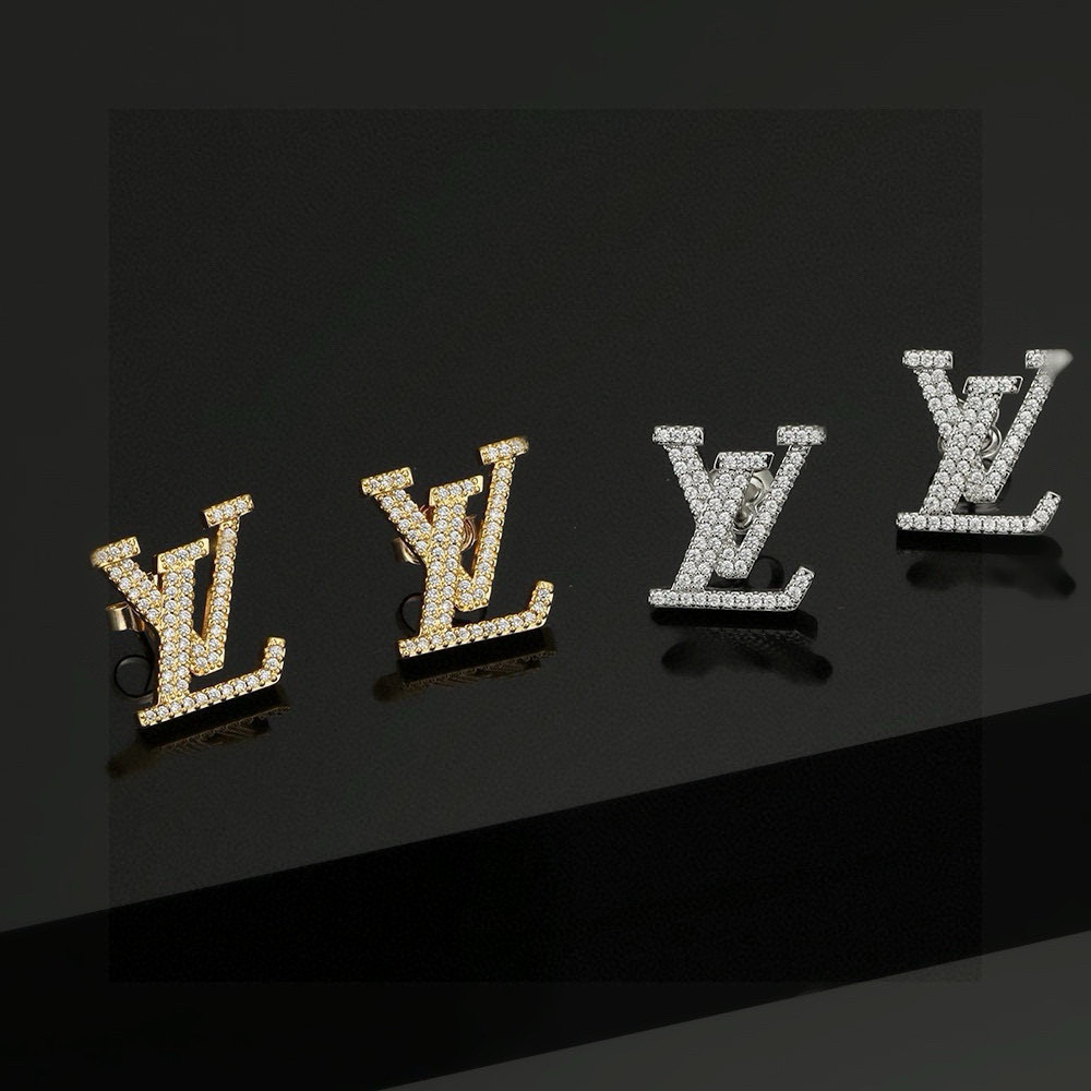 【精工版本】 路易威登耳钉秉承精湛匠艺，以锻造耀目 LV Twig  抛光色泽成就经典 LV 字母的自然