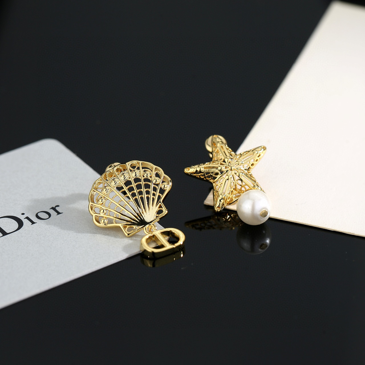  👼最新 迪奥火爆 dior 海洋系列，cd字母珍珠海星贝壳不对称耳环耳钉 官网最新 同步 Dior耳钉