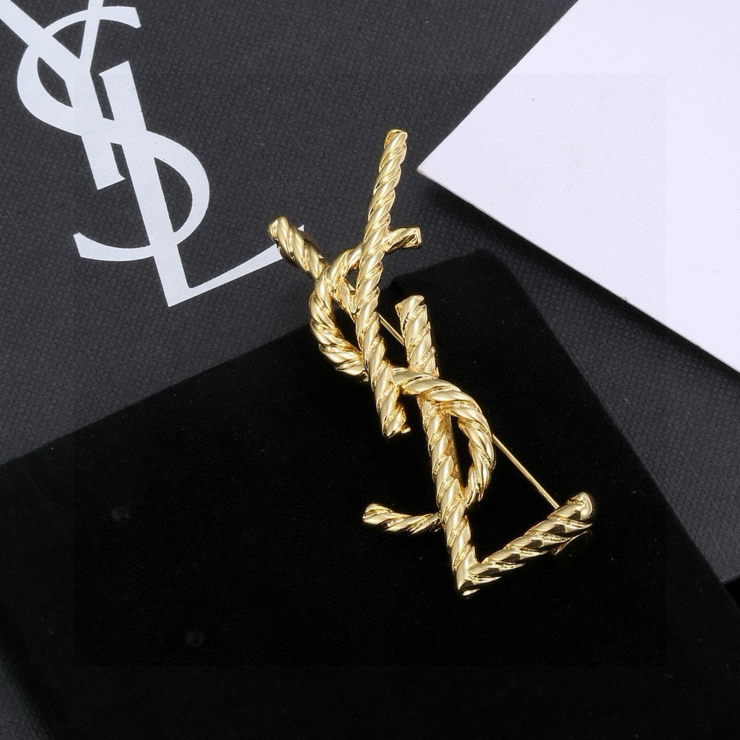 圣罗兰YSL 胸针 经典奢侈   时尚百搭 犹如酒会礼服一般，绚烂多姿。经典 最具个性魅力象征永远的不变