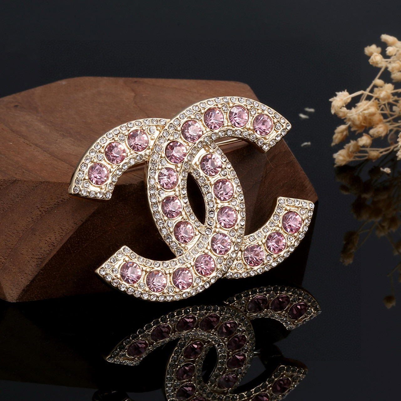  👑  小香 Chanel 火爆  胸针 最高代购级别   最具味道的满钻胸针brooch     实物