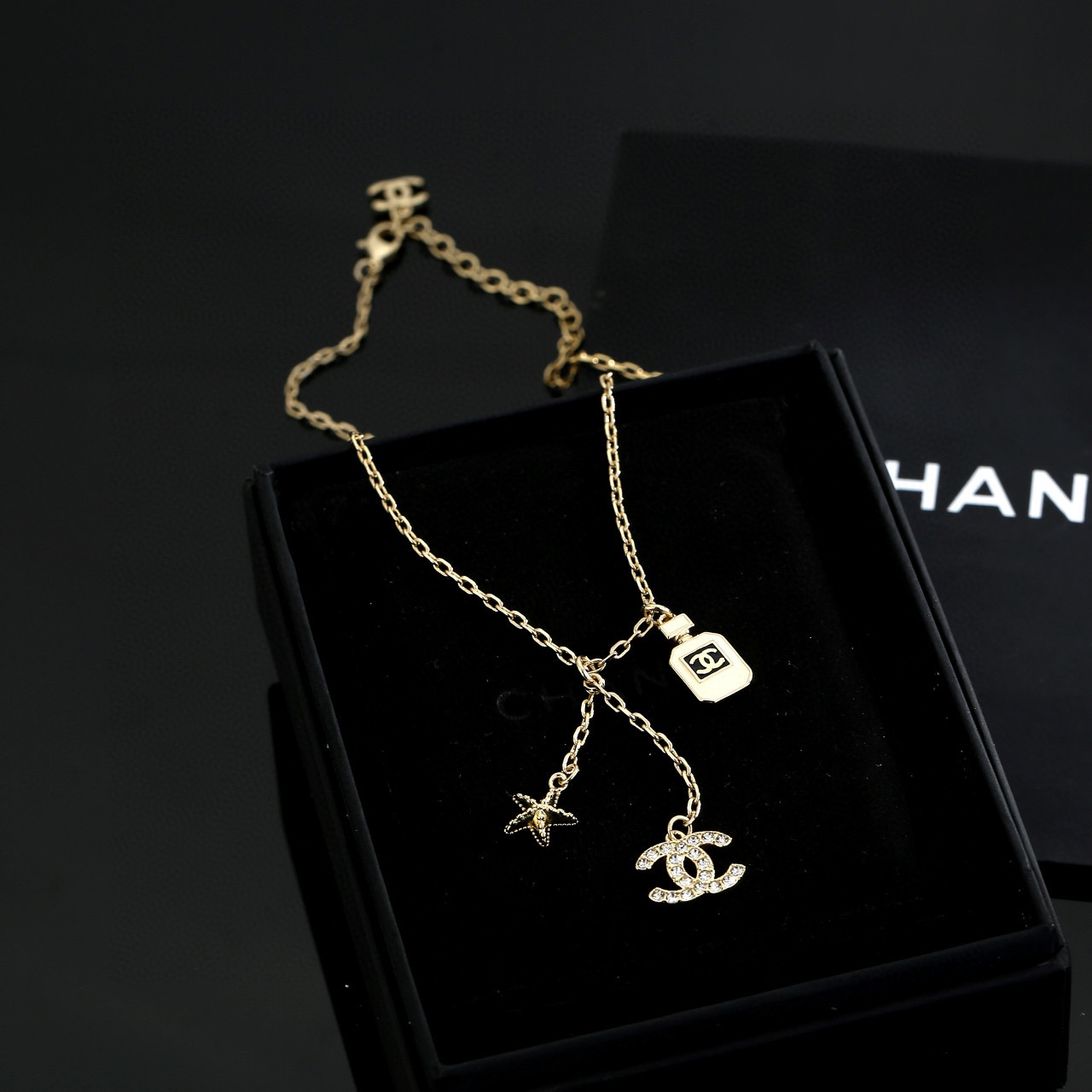 Chanel logo