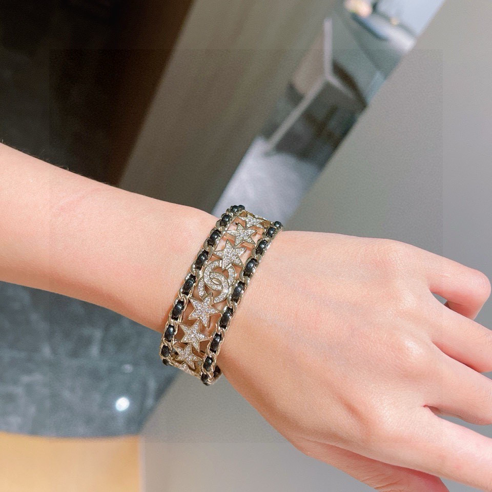 Chanel 精工版本 极力推荐 香奈儿黑皮手镯 材质定制 zp购入 定制零头不到 白富美闭眼入